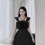 Đầm phối hoa xếp ngực form ngắn