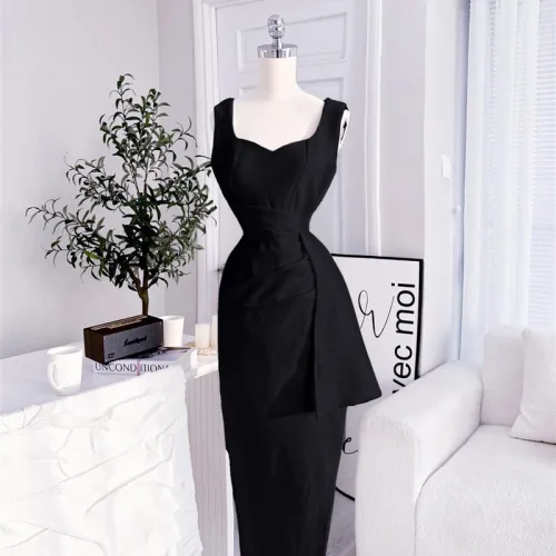 Đầm umi lệch xếp xẻ cao 2 dây