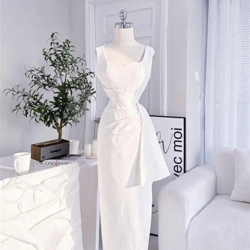 Đầm umi lệch xếp xẻ cao 2 dây