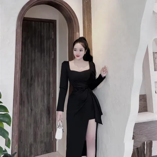 Đầm umi lệch xếp xẻ cao tay dài