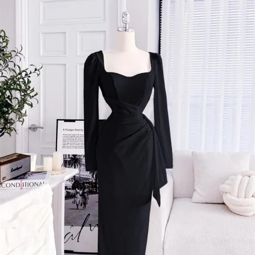 Đầm umi lệch xếp xẻ cao tay dài