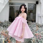 Đầm xốp hồng dây cổ yếm nơ ngực
