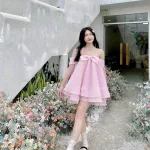 Đầm xốp hồng dây cổ yếm nơ ngực
