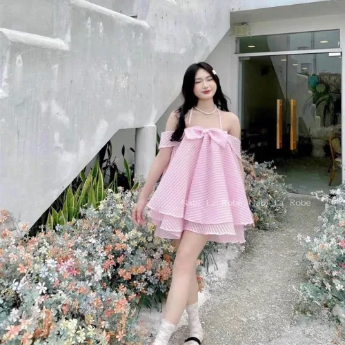 Đầm xốp hồng dây cổ yếm nơ ngực