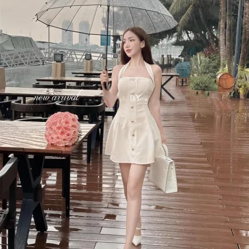 Đầm yếm đính nút trái tim