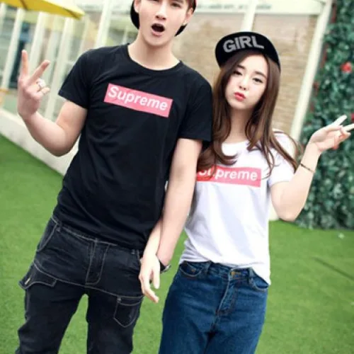 Đang yêu nhau chọn áo thun cặp đôi là như ý nhất