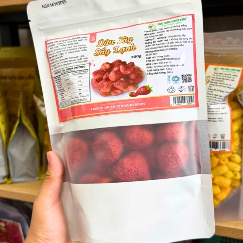 Dâu Tây Sấy Lạnh 200g - Dâu Tây Sấy Thăng Hoa Túi Zip Trắng Sữa