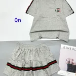 đồ bộ chân váy có quần áo tay ngắn cổ V