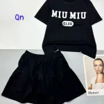 đồ bộ chân váy có quần áo tay ngắn in chữ miu miu