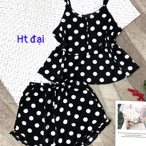 Đồ bộ form rộng quần đùi áo hai dây có nút hoạ tiết