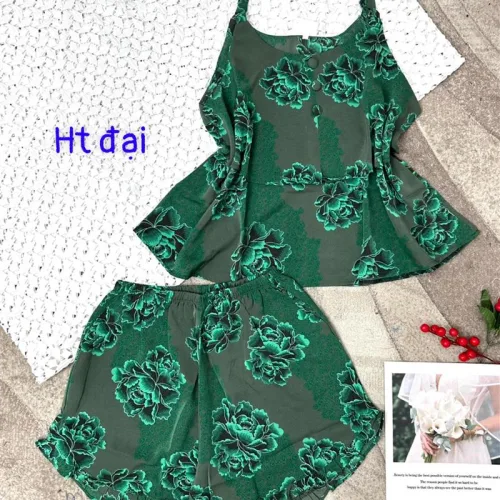 Đồ bộ form rộng quần đùi áo hai dây có nút hoạ tiết
