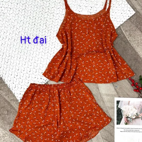 Đồ bộ form rộng quần đùi áo hai dây có nút hoạ tiết