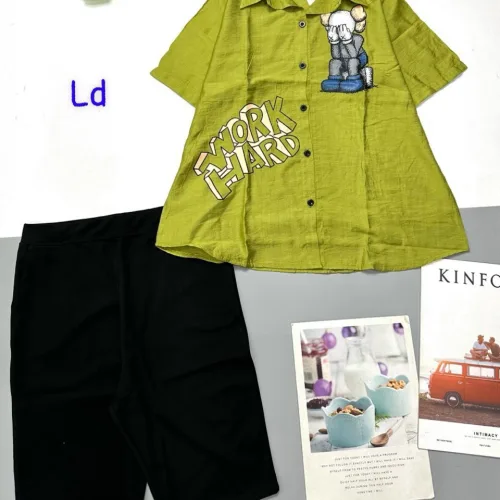 đồ bộ nữ quần lửng đen áo sơ mi in chữ