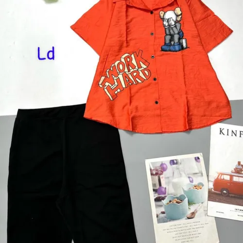 đồ bộ nữ quần lửng đen áo sơ mi in chữ