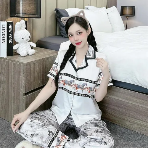 Đồ bộ pijama latin quần dài áo tay ngắn cổ bẻ in hình dể thương