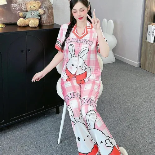 Đồ bộ pijama latin quần dài áo tay ngắn cổ bẻ in hình dể thương