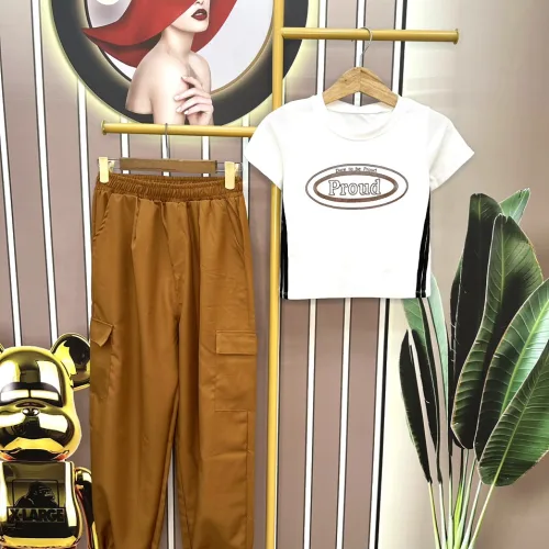 Đồ bộ quần dài áo croptop tay ngắn in chữ