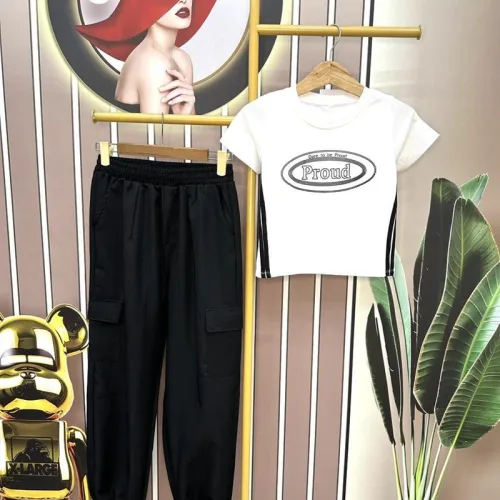 Đồ bộ quần dài áo croptop tay ngắn in chữ