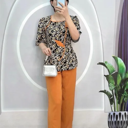 Đồ bộ quần dài áo tay lửng cổ vuông hoạ tiết