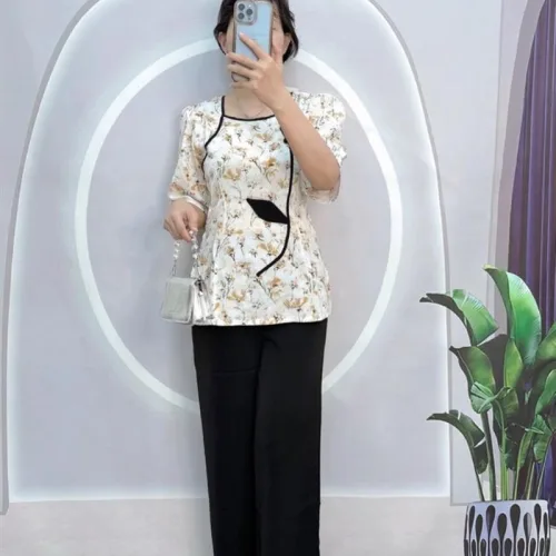 Đồ bộ quần dài áo tay lửng cổ vuông hoạ tiết