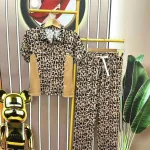 Đồ bộ quần dài áo tay ngắn cổ bẻ hoạ tiết
