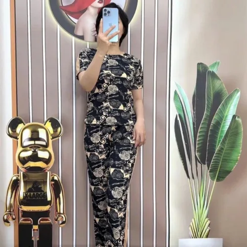 Đồ bộ quần dài áo tay ngắn cổ tròn hoạ tiết