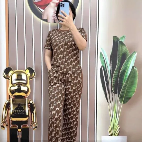 Đồ bộ quần dài áo tay ngắn cổ tròn hoạ tiết