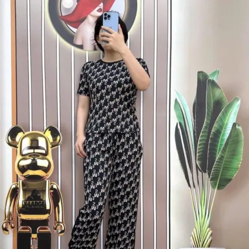 Đồ bộ quần dài áo tay ngắn cổ tròn hoạ tiết