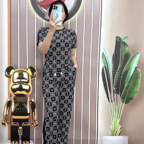 Đồ bộ quần dài áo tay ngắn cổ tròn hoạ tiết