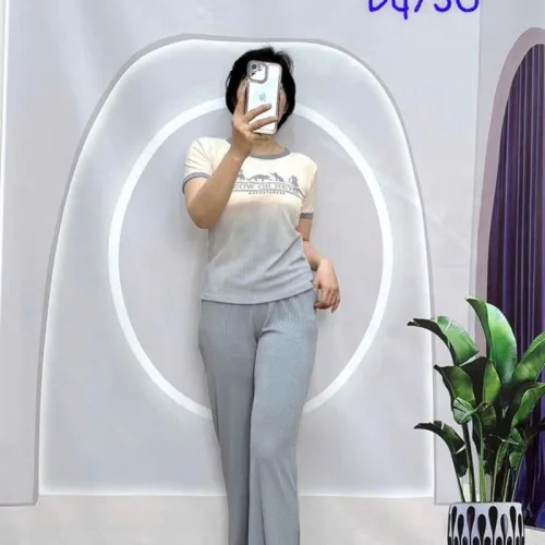 Đồ bộ quần dài áo tay ngắn cổ tròn in chữ