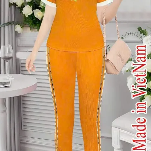 Đồ bộ quần dài áo tay ngắn cổ tròn in chữ