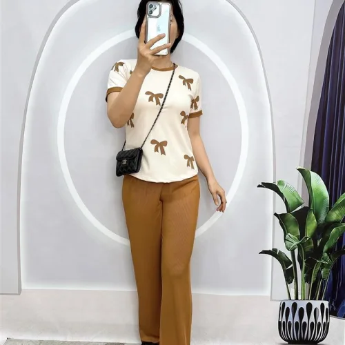 Đồ bộ quần dài áo tay ngắn cổ tròn in hình