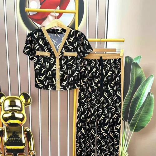 Đồ bộ quần dài áo tay ngắn cổ v hoạ tiết
