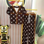 Đồ bộ quần dài áo tay ngắn cổ v hoạ tiết