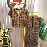 Đồ bộ quần dài áo tay ngắn cổ v hoạ tiết
