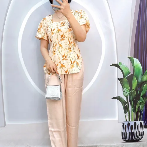 Đồ bộ quần dài áo tay ngắn phồng cồ vuông hoạ tiết