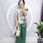Đồ bộ quần dài áo tay ngắn phồng cổ vuông hoạ tiết