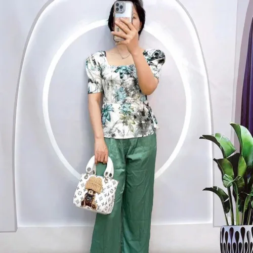 Đồ bộ quần dài áo tay ngắn phồng cổ vuông hoạ tiết