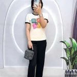 Đồ bộ quần dài màu áo tay ngắn cổ tròn in hình