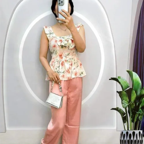 Đồ bộ quần dài trơn áo dây cổ vuông hoạ tiết