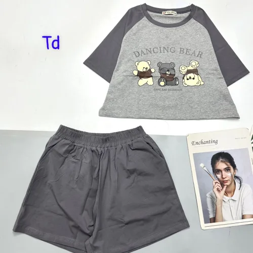 đồ bộ quần đùi áo crop top  tay ngắn in hình ba chú gấu