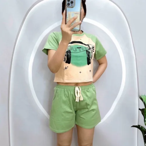 Đồ bộ quần đùi áo croptop cổ tròn in hình