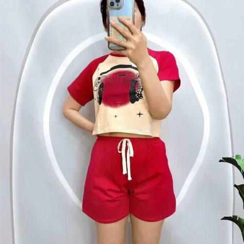 Đồ bộ quần đùi áo croptop cổ tròn in hình