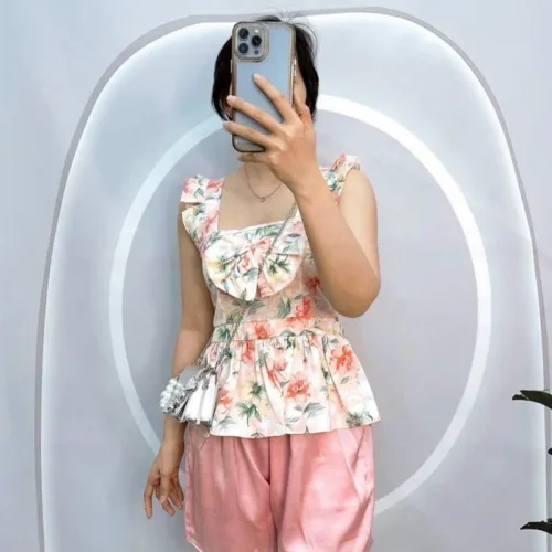 Đồ bộ quần đùi áo dây cổ vuông hoạ tiết nơ trước ngực