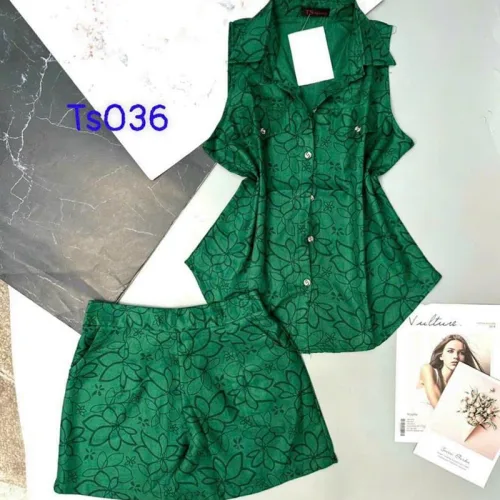 Đồ bộ quần đùi áo sát nách cổ bẻ chấm bi