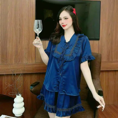 Đồ bộ quần đùi áo tay ngắn bèo cổ vuông bèo màu trơn