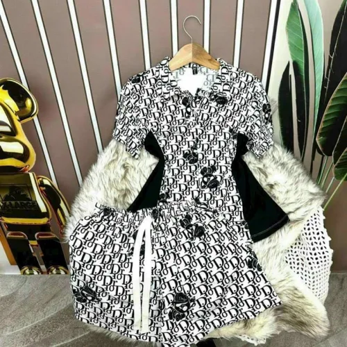 Đồ bộ quần đùi áo tay ngắn cổ bẻ hoạ tiết