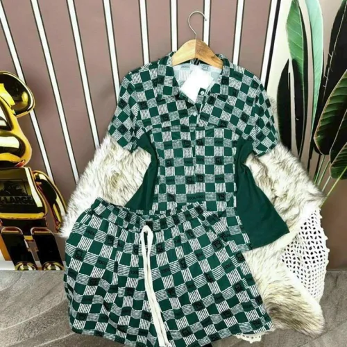 Đồ bộ quần đùi áo tay ngắn cổ bẻ hoạ tiết