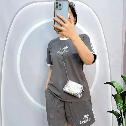 Đồ bộ quần đùi áo tay ngắn cổ tròn in chữ