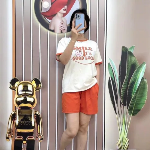 Đồ bộ quần đùi áo tay ngắn cổ tròn in chữ